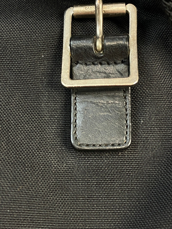 【中古品】【メンズ/レディース】 SAINT LAURENT PARIS サンローラン パリ CANVAS MESSENGER BAG 342610 キャンバス メッセンジャー バッグ カバン 肩掛け 180-260521-em-09-min カラー：ブラック 万代Net店