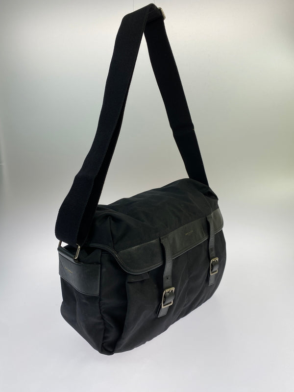 【中古品】【メンズ/レディース】 SAINT LAURENT PARIS サンローラン パリ CANVAS MESSENGER BAG 342610 キャンバス メッセンジャー バッグ カバン 肩掛け 180-260521-em-09-min カラー：ブラック 万代Net店