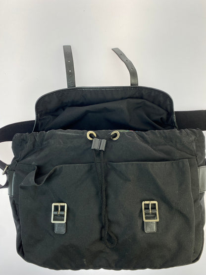 【中古品】【メンズ/レディース】 SAINT LAURENT PARIS サンローラン パリ CANVAS MESSENGER BAG 342610 キャンバス メッセンジャー バッグ カバン 肩掛け 180-260521-em-09-min カラー：ブラック 万代Net店
