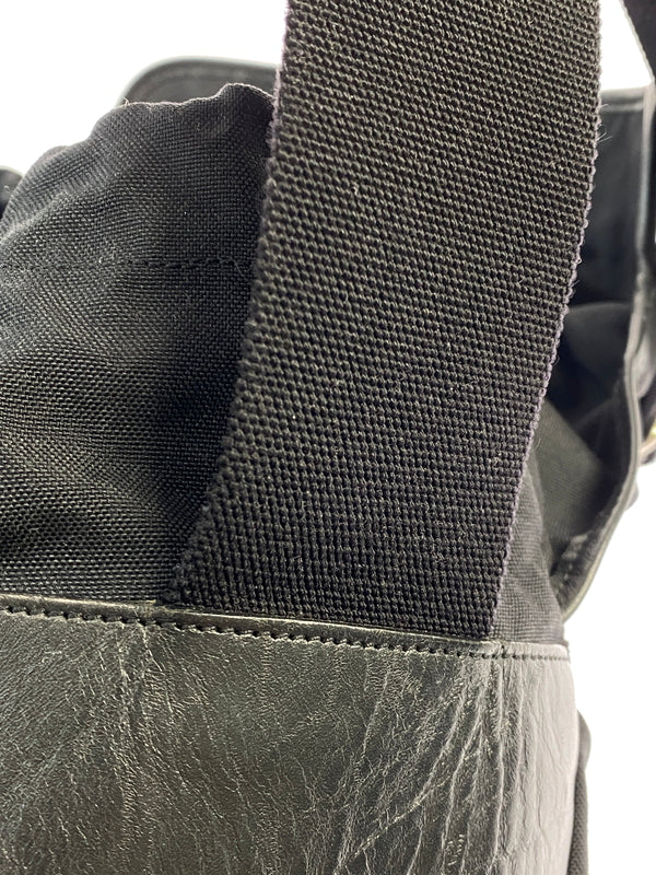 【中古品】【メンズ/レディース】 SAINT LAURENT PARIS サンローラン パリ CANVAS MESSENGER BAG 342610 キャンバス メッセンジャー バッグ カバン 肩掛け 180-260521-em-09-min カラー：ブラック 万代Net店