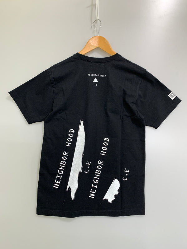 【中古品】【メンズ】 NEIGHBORHOOD ×C.E. ネイバーフット シーイー SS TEE プリントT 半袖Tシャツ 142-260615-kt-22-min サイズ：M カラー：ブラック 万代Net店