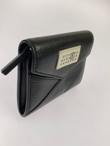 【現状渡し品】【レディース】 MM6 MAISON MARGIELA エムエム6 メゾン マルジェラ FLAP WALLET フラップ ウォレット コインケース 小銭入れ 財布 200-260512-em-08-min カラー：ブラック 万代Net店