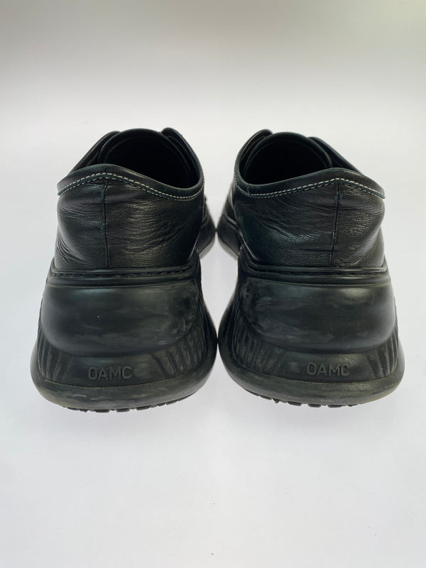 【現状渡し品】【メンズ】 OAMC オーエーエムシー FREE SOLO LOW LEATHER SNEAKER フリー ソロ ロー レザー スニーカー 靴 162-260519-yn-04-min サイズ：43 カラー：ブラック 万代Net店