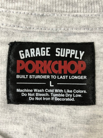 【中古品】【メンズ】 PORKCHOP GARAGE SUPPLY ポークチョップ ガレージサプライ MULTI　LOGOS SS TEE マルチロゴス 半袖Tシャツ メンズ トップス 142-260512-em-63-min サイズ：L カラー：ライトグレー 万代Net店