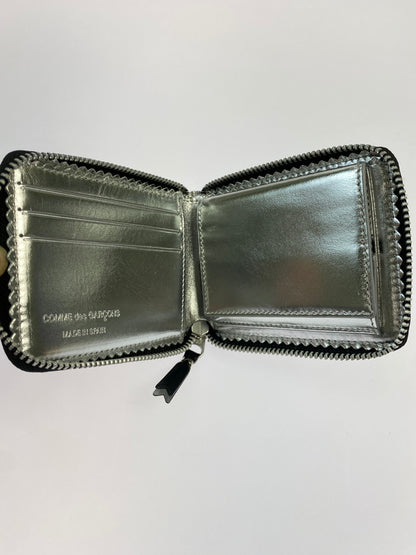 【中古品】【メンズ/レディース】 COMME DES GARCONS コムデギャルソン GOLD LINE WALLET BLACK SILVER ゴールドライン ウォレット 二つ折り財布 200-260512-em-12-min カラー：ブラック/シルバー 万代Net店