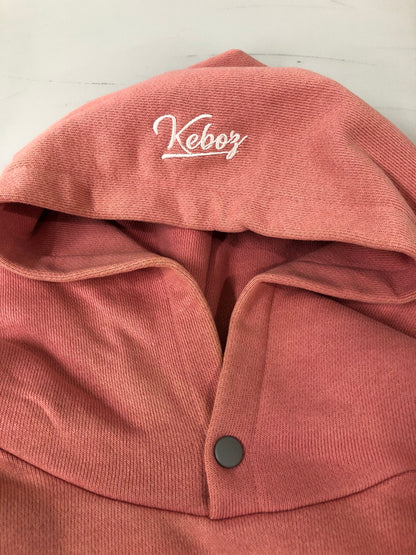 【中古品】【メンズ】 PALEDUSK パレスダスク × KEBOZ ケボズ 刺繍 HOODIE PINK メンズ フーディー パーカー トップス 142-260512-em-56-min サイズ：XL カラー：サーモンピンク 万代Net店