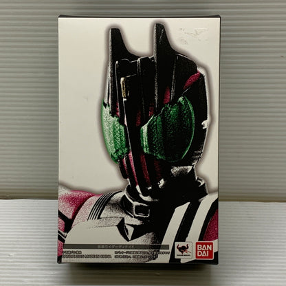 【中古品】 S.H.F 真骨彫製法 仮面ライダーディケイド フィギュア バンダイ フィギュアーツ 魂ウェブ商店 042-260619-em-26-min 万代Net店