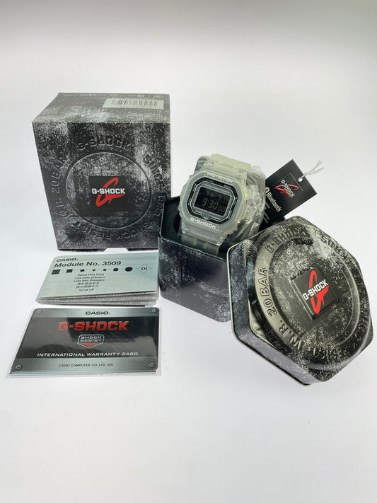 【中古美品】【メンズ/レディース】 CASIO カシオ G-SHOCK 5600 SERIES DW-B5600G-7DR ジーショック デジタル クォーツ腕時計 海外モデル 196-260519-yn-13-min カラー：ホワイト 万代Net店