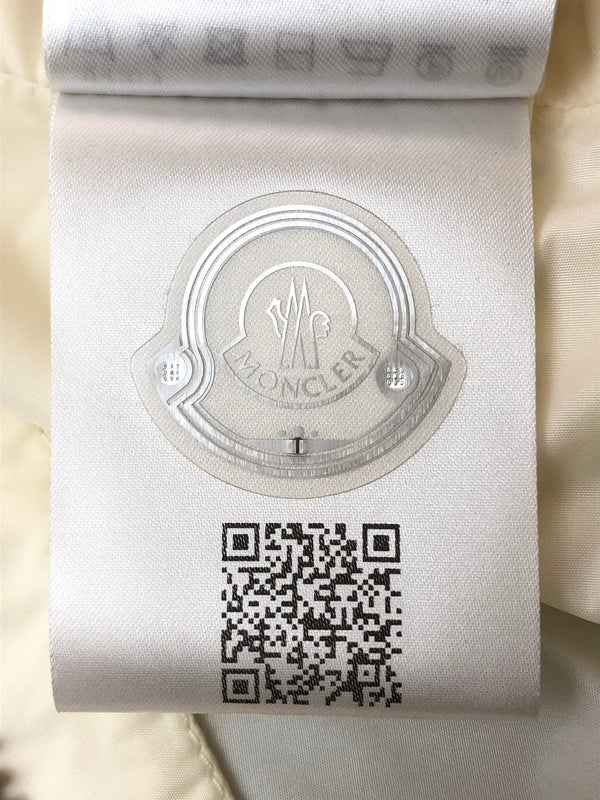 【中古品】【メンズ】 MONCLER モンクレール 23SS OCTANO LOGO APPLIQUED HO I10911A00143 53A5E オクタン ロゴ アップリケ フーデッド シェル ジャケット メンズ ライトアウター 141-260515-em-28-min サイズ：3 カラー：アイボリー 万代Net店
