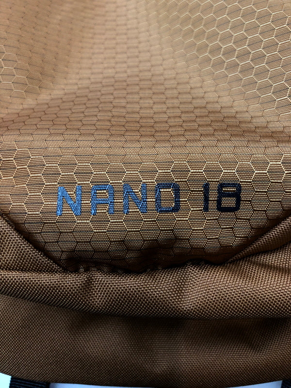 【中古品】【メンズ/レディース】 GREGORY グレゴリー NANO 18 BACKPACK ナノ18 ナックパック リュックサック カバン 188-260519-em-13-min カラー：ブラウン 万代Net店