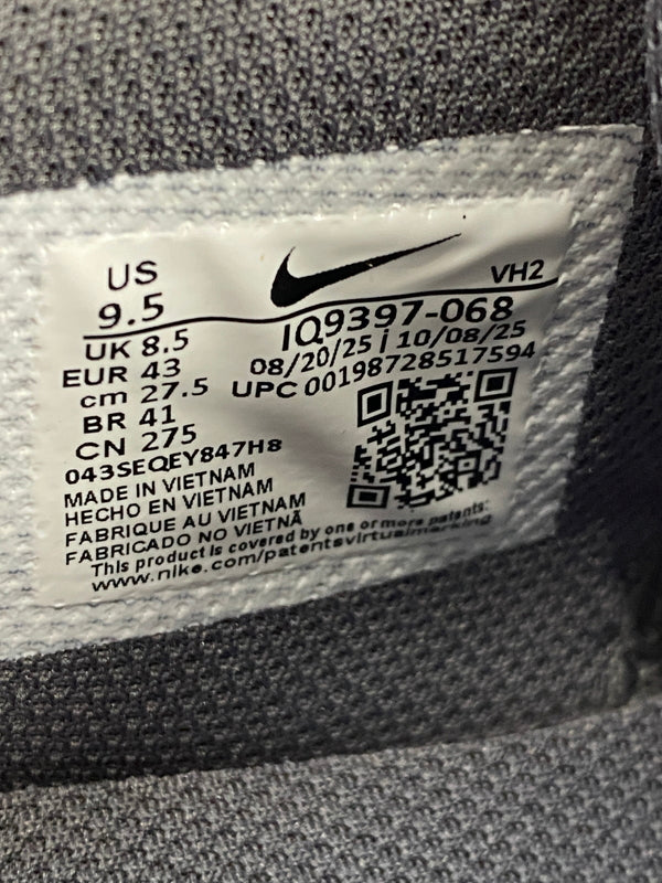 【未使用品】【メンズ】 NIKE ナイキ IQ9397-068 AIR MAX EXCEE 靴 シューズ スニーカー 160-260517-AS-39-min サイズ：27.5cm カラー：IRON GREY/HYPER CRIMSON-BLACK 万代Net店