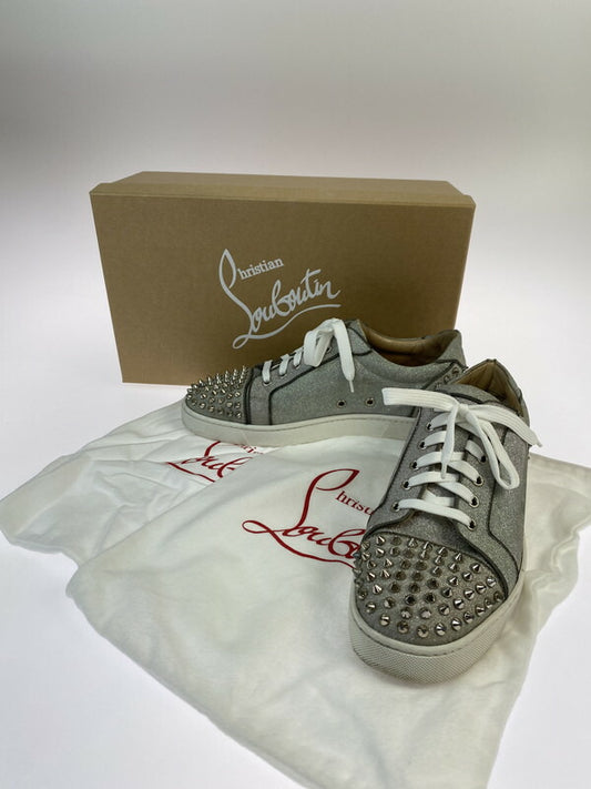 【中古品】【メンズ】 CHRISTIAN LOUBOUTIN クリスチャンルブタン SEAVASTE 2 ORLATO FLAT GLITTER SUNSET 1191293 シーバスト2 フラット グリッター サンセット スニーカー 183-260515-yn-02-min サイズ：42 カラー：シルバー/グレー 万代Net店