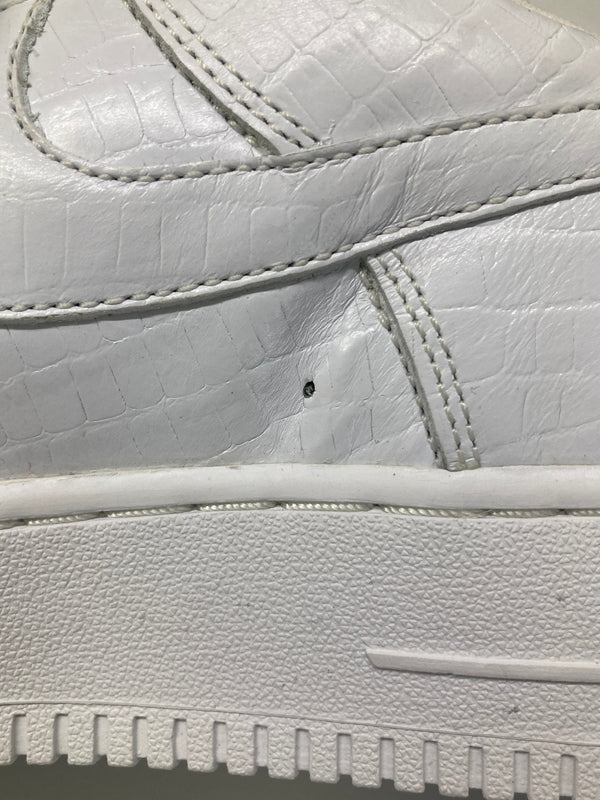 【中古美品】【メンズ】 NIKE ナイキ HTM AIR FORCE 1 LOW CROCODILE 305895-111 エアフォースワン ロー 2004年製 スニーカー 靴 160-260726-kk-05-hon カラー：WHITE/WHITE-NEUTRAL GREY 万代Net店
