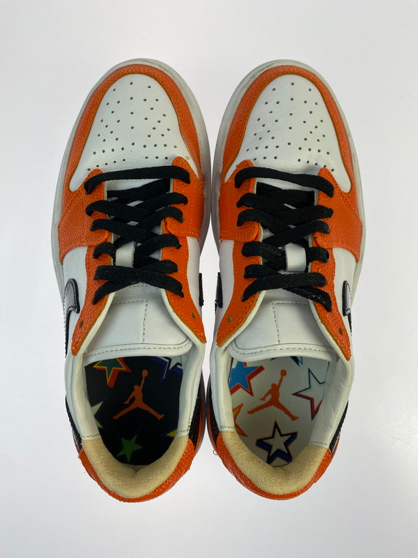 【中古品】【レディース】 NIKE ナイキ WOMEN'S AIR JORDAN 1 LOW SE ELEVATE BRILLIANT ORANGE FD9100-801 ウィメンズ エアジョーダン1 ロー SE エレベート スニーカー 166-260521-em-64-min サイズ：24.0cm カラー：ブリリアントオレンジ 万代Net店