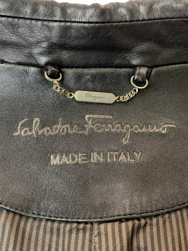 【現状渡し品】【メンズ】 SALVATORE FERRAGAMO サルヴァトーレフェラガモ イタリア製 REAL LEATHER COAT リアル レザー コート アウター 141-260526-jt-21-min サイズ：60 カラー：ブラック 万代Net店