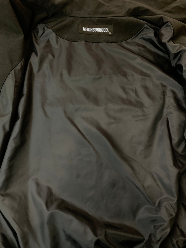 【中古美品】【メンズ】 NEIGHBORHOOD ネイバーフッド 21AW BANDANA CHOPPED TRACK JACKET 212AQNH-JKM03 バンダナ チョップド トラックジャケット ライトアウター 142-260529-yn-13-min サイズ：M カラー：ブラック 万代Net店