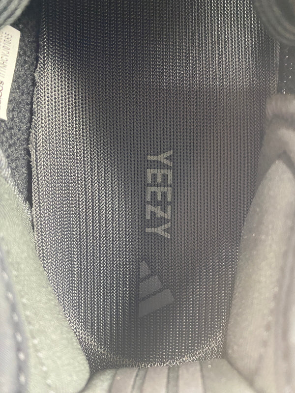 【未使用品】【メンズ】 adidas アディダス YEEZY BOOST 350 V2 HQ4540 イージー ブースト 350 V2 スニーカー 靴 161-260523-kk-06-min カラー：ONYX/ONYX/ONYX 万代Net店