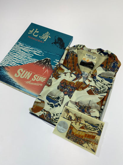 【中古品】【メンズ】 SUNSURF サンサーフ ×葛飾北斎 SS37918 SPECIAL EDITION RAYON S S 忠臣蔵討入 半袖シャツ ショートスリーブ 145-260607-AS-17-min サイズ：XXL カラー：オフホワイト/ブラウン系 万代Net店