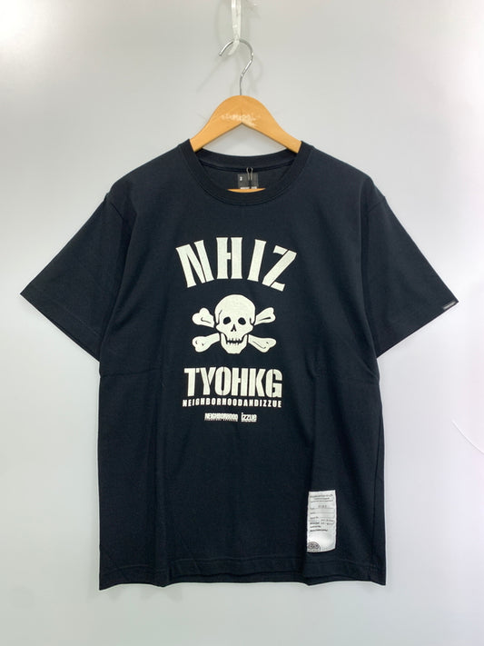 【中古美品】【メンズ】 NEIGHBORHOOD ネイバーフッド ×IZZUE イズ― LOGO TEE 半袖Tシャツ ショートスリーブ 142-260531-AS-35-min サイズ：2 カラー：ブラック 万代Net店