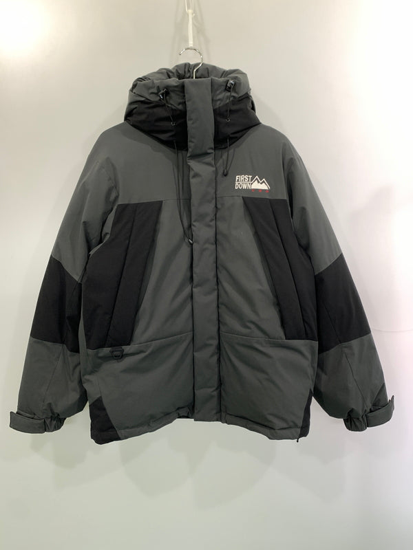 【中古品】【メンズ】 FIRST DOWN ファーストダウン 223-1514 HOODED DOWN JACKET ダウンジャケット アウター 144-260531-AS-23-min サイズ：M カラー：ブラック/グレー 万代Net店