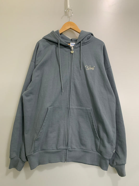 【中古品】【メンズ】 KEBOZ ケボス LOGO ZIP UP HOODIE フルジップパーカー 142-260604-AS-59-min サイズ：XL カラー：ブルーグレー 万代Net店