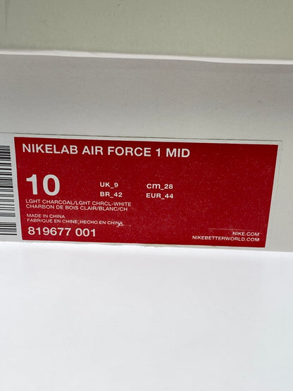 【中古品】【メンズ】 NIKE ナイキ NIKELAB AIR FORCE 1 MID 819677-001 ナイキラボ エア フォース 1 ミッド スニーカー 靴 160-260523-kk-04-min カラー：LGHT CHARCOAL/LGHT CHRCL-WHITE 万代Net店