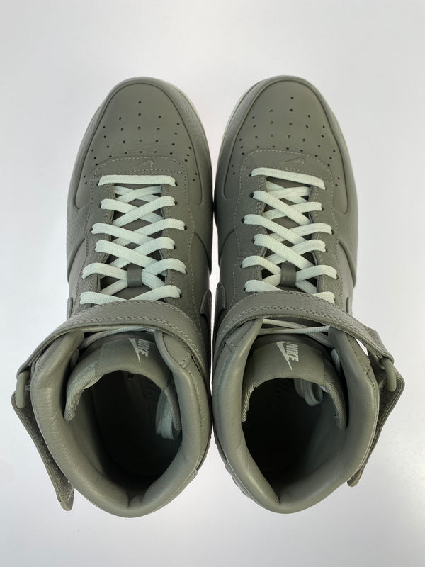 【中古品】【メンズ】 NIKE ナイキ NIKELAB AIR FORCE 1 MID 819677-001 ナイキラボ エア フォース 1 ミッド スニーカー 靴 160-260523-kk-04-min カラー：LGHT CHARCOAL/LGHT CHRCL-WHITE 万代Net店
