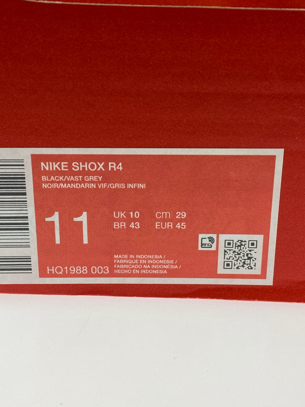 【中古品】【メンズ】 NIKE ナイキ SHOX R4 HQ1988-003 ショックス スニーカー メンズ シューズ 靴 160-260524-em-03-min サイズ：29.0cm カラー：BLACK/BRIGHT MANDARIN 万代Net店