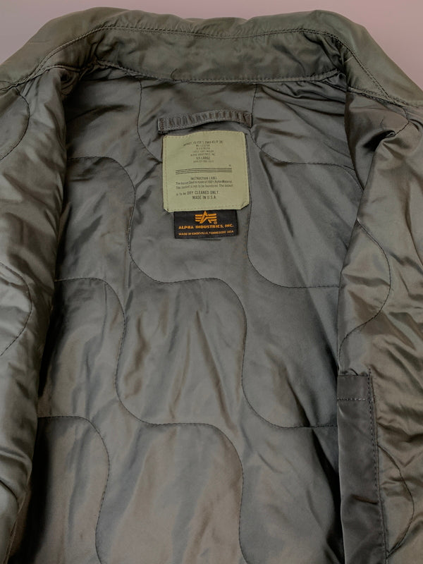 【現状渡し品】【メンズ】 ALPHA INDUSTRIES アルファ インダストリーズ 90S CWU-45 FLIGHT JACKET DLA5795210 1990年代 フライトジャケット メンズ アウター 145-260618-KS-17-min サイズ：XXL カラー：カーキグリーン 万代Net店