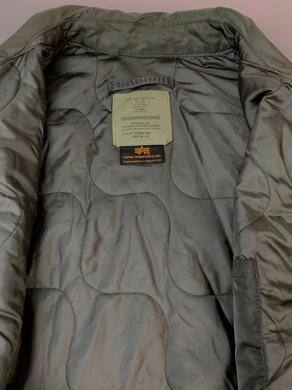 【現状渡し品】【メンズ】 ALPHA INDUSTRIES アルファ インダストリーズ 90S CWU-45 FLIGHT JACKET DLA5795210 1990年代 フライトジャケット メンズ アウター 145-260618-KS-17-min サイズ：XXL カラー：カーキグリーン 万代Net店