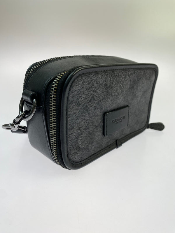 【中古品】【メンズ】 COACH コーチ ワイアット クロスボディ バッグ CW365 ショルダーバッグ 180-260530-KS-16-min カラー：ブラック 万代Net店