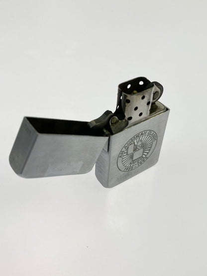 【中古品】【メンズ/レディース】 ZIPPO ジッポ AN AMERICAN CLASSIC 1932-1992 アメリカン クラシック オイルライター 206-260603-em-28-min カラー：シルバー 万代Net店