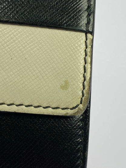 【中古品】【メンズ/レディース】 SALVATORE FERRAGAMO サルヴァトーレ フェラガモ ヴァラリボン バイカラー 二つ折り財布 22-C493 181-260713-KS-12-min カラー：ブラック/ホワイト 万代Net店