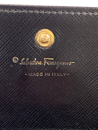 【中古品】【メンズ/レディース】 SALVATORE FERRAGAMO サルヴァトーレ フェラガモ ヴァラリボン バイカラー 二つ折り財布 22-C493 181-260713-KS-12-min カラー：ブラック/ホワイト 万代Net店