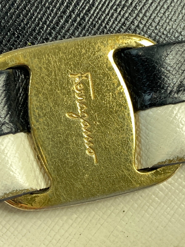 【中古品】【メンズ/レディース】 SALVATORE FERRAGAMO サルヴァトーレ フェラガモ ヴァラリボン バイカラー 二つ折り財布 22-C493 181-260713-KS-12-min カラー：ブラック/ホワイト 万代Net店