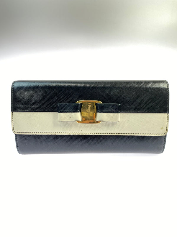 【中古品】【メンズ/レディース】 SALVATORE FERRAGAMO サルヴァトーレ フェラガモ ヴァラリボン バイカラー 二つ折り財布 22-C493 181-260713-KS-12-min カラー：ブラック/ホワイト 万代Net店