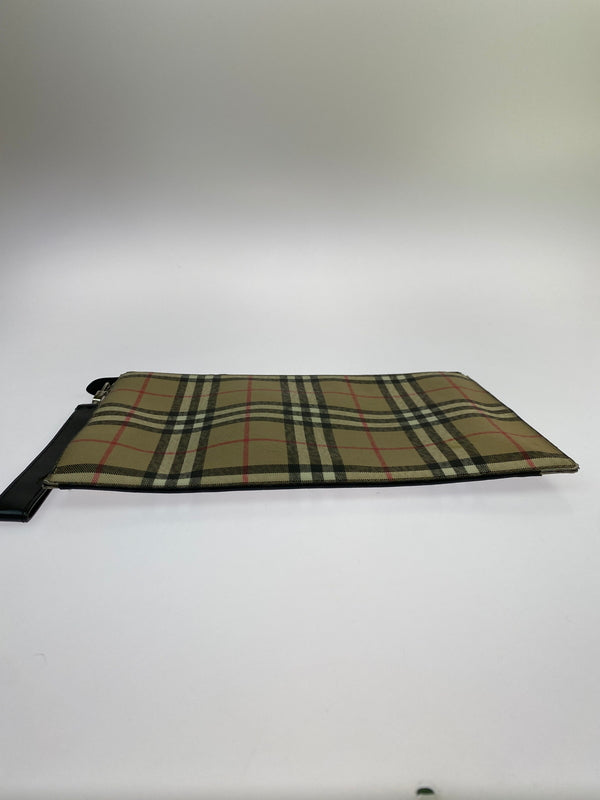 【現状渡し品】【メンズ/レディース】 BURBERRY バーバリー CANVAS CLUTCH BAG キャンバス クラッチバッグ セカンドバッグ カバン 180-260603-em-32-min カラー：ベージュ系 万代Net店