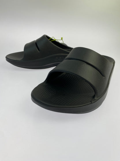 【中古美品】【メンズ】 OOFOS OOAHH ウーフォスウーアー RECOVERY SANDAL 靴 シューズ サンダル 164-260531-AS-74-min サイズ：M8W10 カラー：ブラック 万代Net店