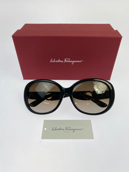 【中古品】【メンズ/レディース】 SALVATORE FERRAGAMO サルヴァトーレフェラガモ SUNGLASSES サングラス メガネ ファッション アクセサリー 203-260603-em-27-min カラー：ブラック/ブラウン 万代Net店