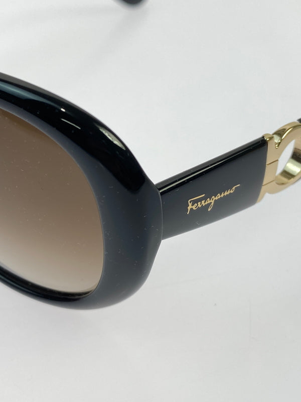 【中古品】【メンズ/レディース】 SALVATORE FERRAGAMO サルヴァトーレフェラガモ SUNGLASSES サングラス メガネ ファッション アクセサリー 203-260603-em-27-min カラー：ブラック/ブラウン 万代Net店