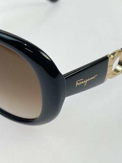 【中古品】【メンズ/レディース】 SALVATORE FERRAGAMO サルヴァトーレフェラガモ SUNGLASSES サングラス メガネ ファッション アクセサリー 203-260603-em-27-min カラー：ブラック/ブラウン 万代Net店