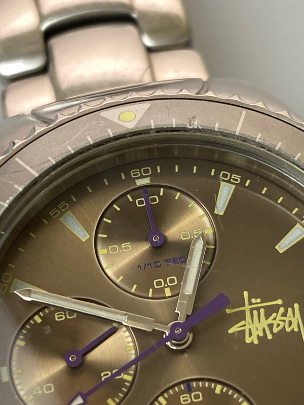 【現状渡し品】【メンズ/レディース】 STUSSY ステューシー TOURMASTER C ツアーマスター クロノグラフ 腕時計 ウォッチ 197-260615-em-26-min カラー：シルバー 万代Net店