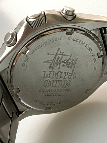 【現状渡し品】【メンズ/レディース】 STUSSY ステューシー TOURMASTER C ツアーマスター クロノグラフ 腕時計 ウォッチ 197-260615-em-26-min カラー：シルバー 万代Net店