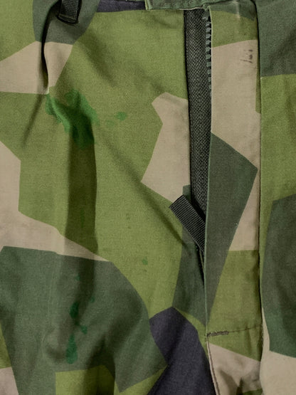 【現状渡し品】【メンズ】 SWEDISH ARMY スウェーデンアーミー UF90 FIELD PANT フィールドパンツ メンズ ボトムス ミリタリー カーゴパンツ 157-260612-em-54-min カラー：グリーン系（カモ） 万代Net店