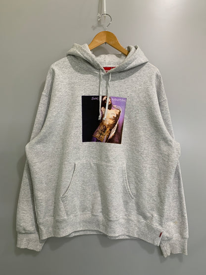 【中古品】【メンズ】 SUPREME シュプリーム 24FW JANE'S ADDICTION HOODED SWEATSHIRT ジェーンズ・アディクション フーデッド スウェットシャツ パーカー トップス 149-260605-yn-02-min サイズ：XL カラー：ライトグレー 万代Net店