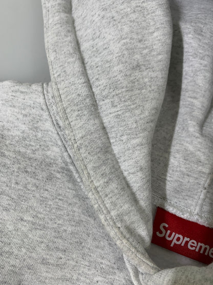 【中古品】【メンズ】 SUPREME シュプリーム 24FW JANE'S ADDICTION HOODED SWEATSHIRT ジェーンズ・アディクション フーデッド スウェットシャツ パーカー トップス 149-260605-yn-02-min サイズ：XL カラー：ライトグレー 万代Net店