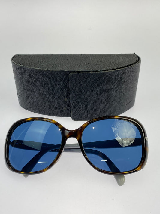 【中古品】【レディース】 PRADA プラダ SUNGLASSES 2AU-1V1 サングラス アイウェア 183-260611-yn-16-min サイズ：57□17 カラー：ブラウン/ネイビー 万代Net店