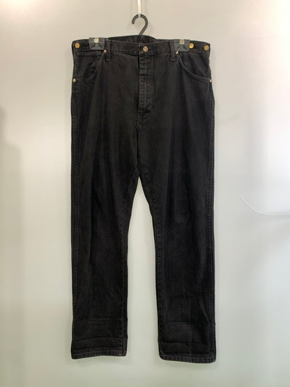 【中古品】【メンズ】 WRANGLER ラングラー BUTTON CUSTOM DENIM PANTS 13MWZWK ボタン カスタム デニム パンツ メンズ ボトムス ジーンズ ジーパン 157-260612-em-11-min サイズ：38×34 カラー：ブラック 万代Net店