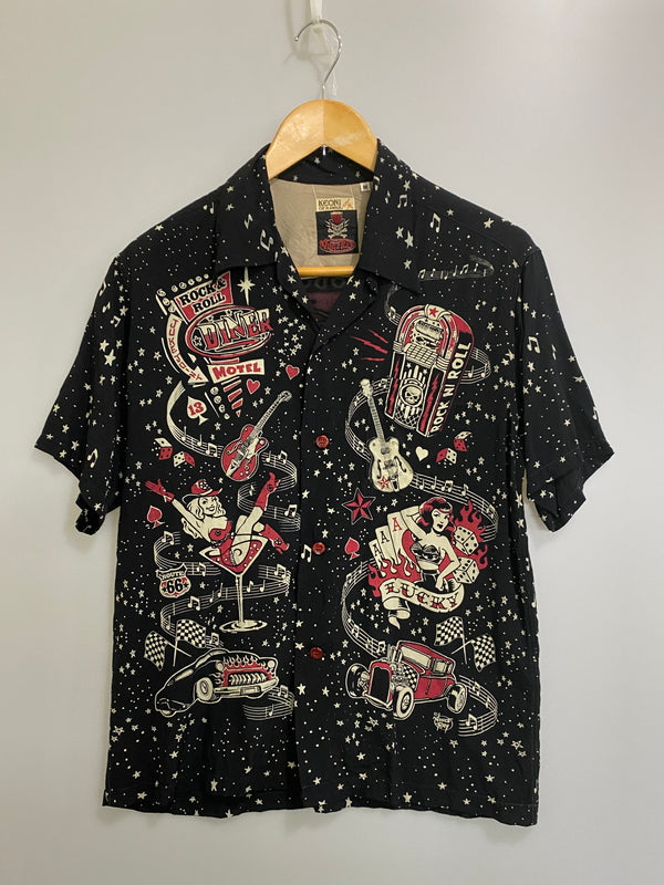 【中古品】【メンズ】 KEONI OF HAWAII ケオニオブハワイ ROCK ＆ROLL VOODOO S/S SHIRT SS36209 ショートスリーブシャツ 半袖シャツ トップス 145-260609-yn-19-min サイズ：M カラー：ブラック 万代Net店