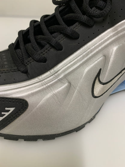 【中古品】【メンズ】 NIKE ナイキ SHOX R4 HQ1988-004 ショックス スニーカー 靴 160-260609-yn-42-min サイズ：27.5cm US9.5 カラー：METALLIC SILVER/METALLIC SILVER-BLACK 万代Net店